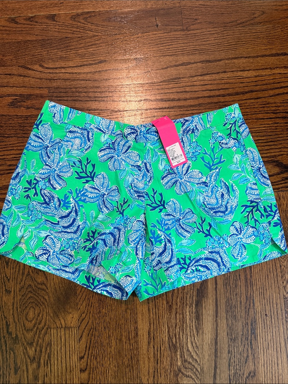 NWT Lilly Pulitzer Green Blue Pink Tropical Print Shorts